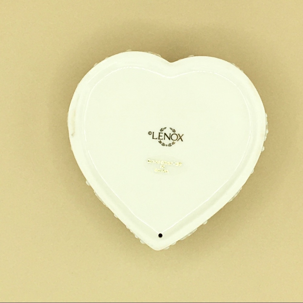 3/$20 LENOX Yuletide Glowlite Heart Shaped Votive Candle Holder- Retired - Picture 2 of 9